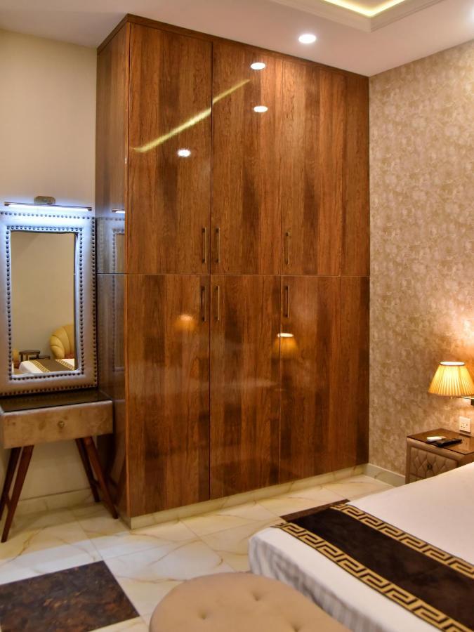 Imperial Suites Lahore Exteriör bild