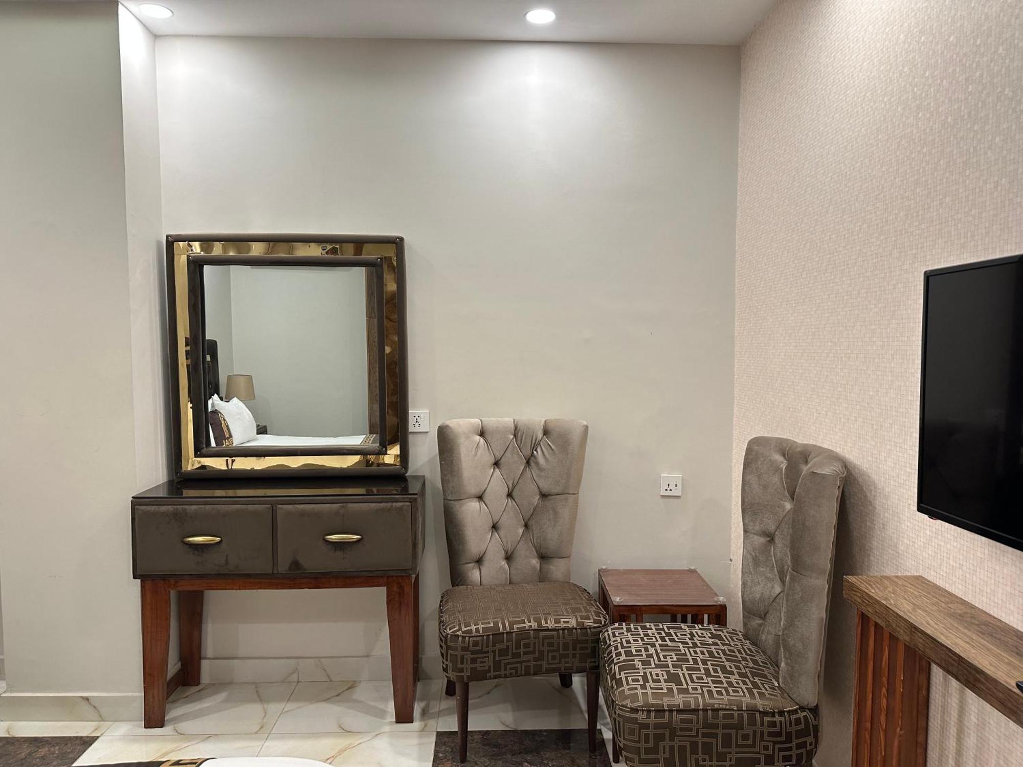 Imperial Suites Lahore Exteriör bild