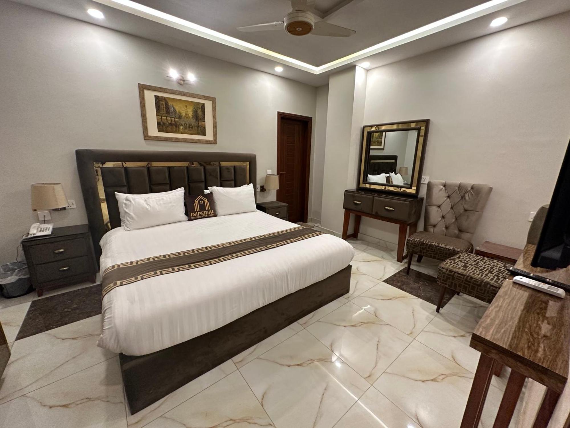 Imperial Suites Lahore Exteriör bild