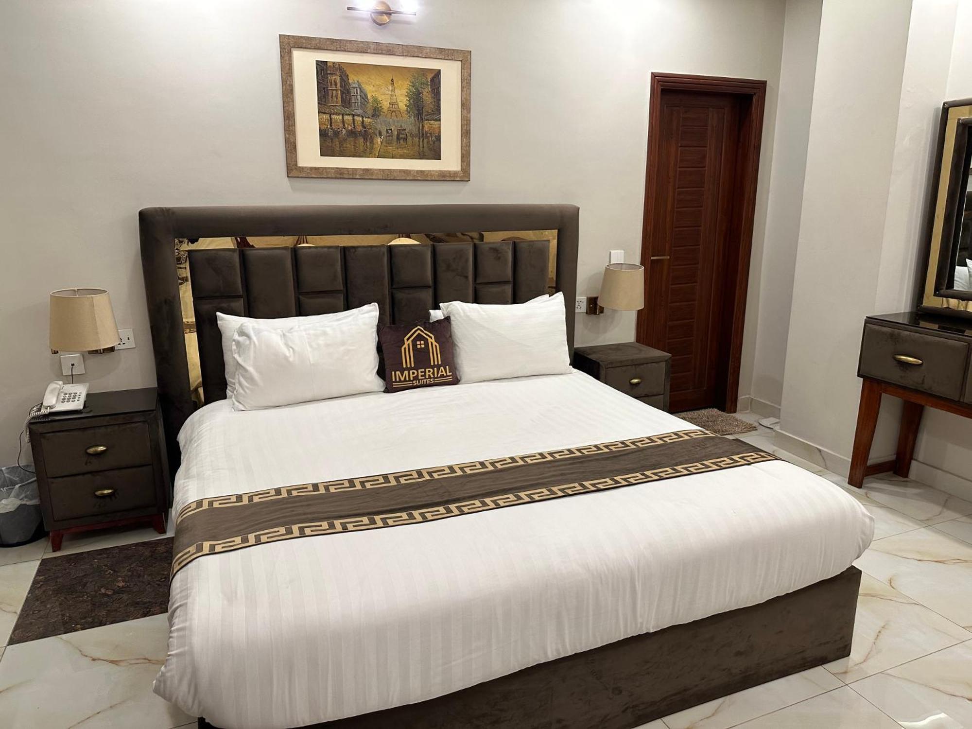 Imperial Suites Lahore Exteriör bild