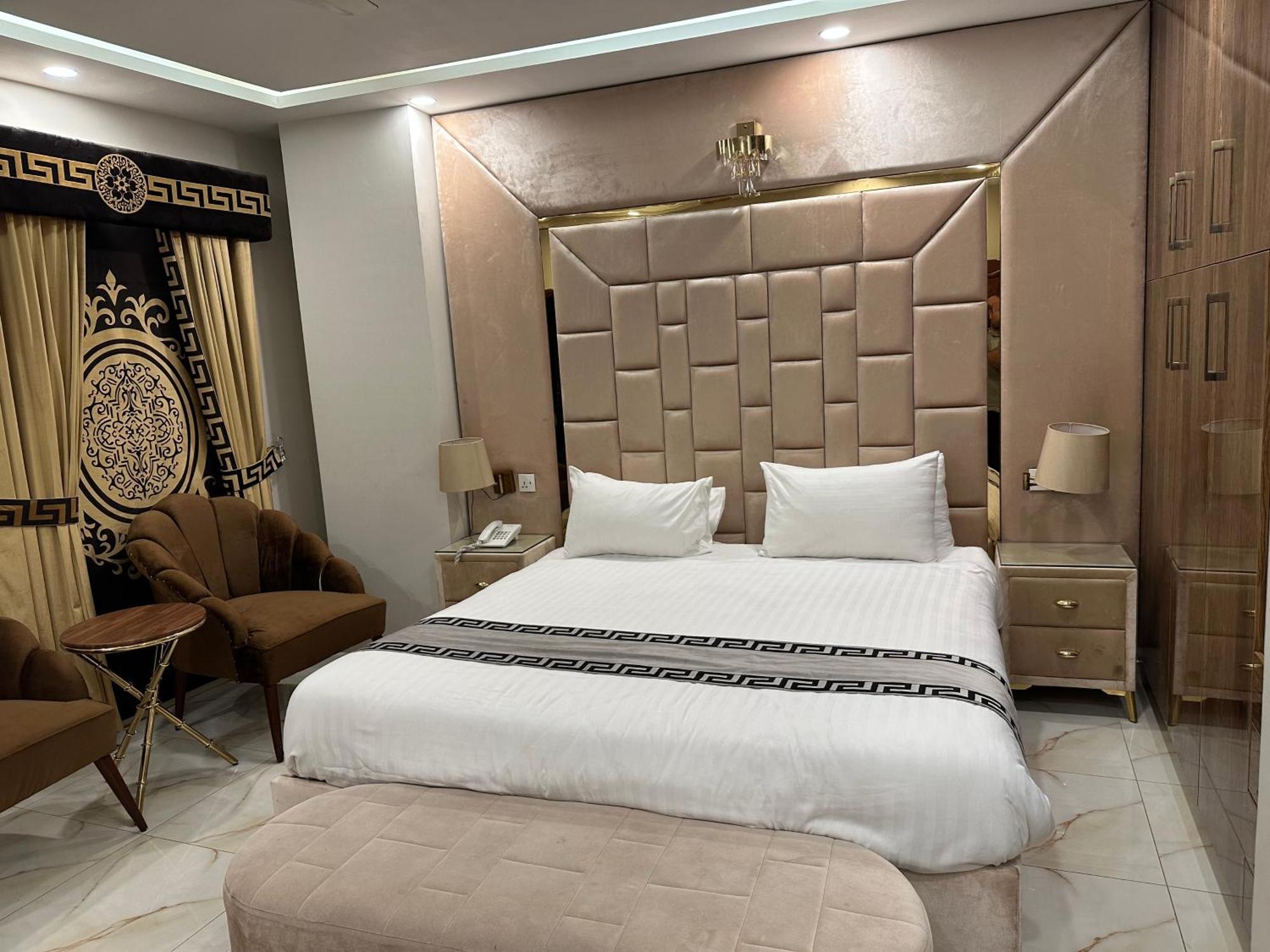 Imperial Suites Lahore Exteriör bild